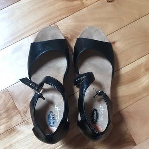 Dr. Scholls comfortable wedges Sz 7